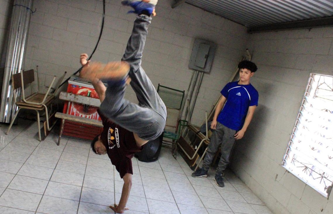 Jóvenes de Soyapango participan hoy en talleres de breakdance impulsados por el Gobierno jovenes-de-soyapango-participan-hoy-en-talleres-de-breakdance-impulsados-por-el-gobierno